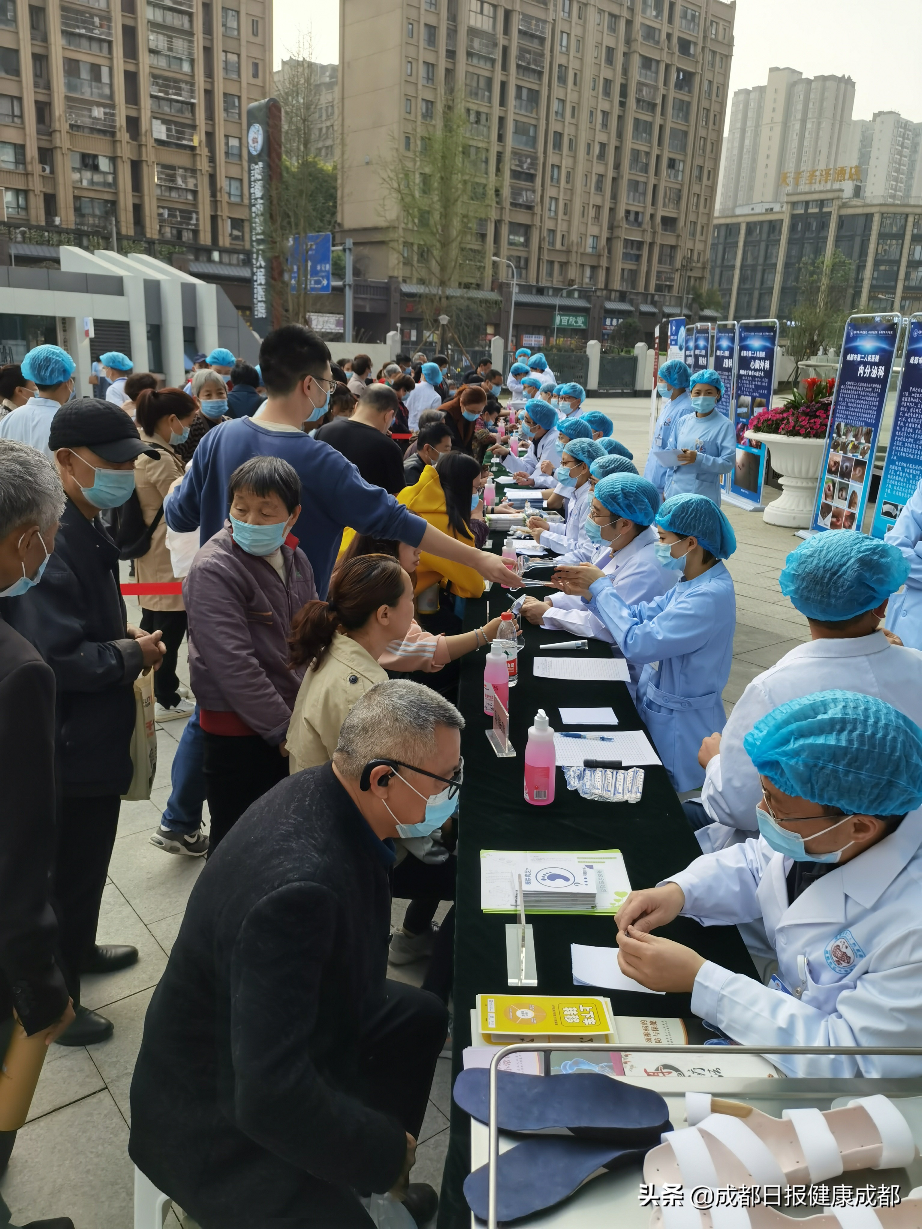 成都市二医院龙潭院区今天试运行,强烈科技感给人带来满满的安全感