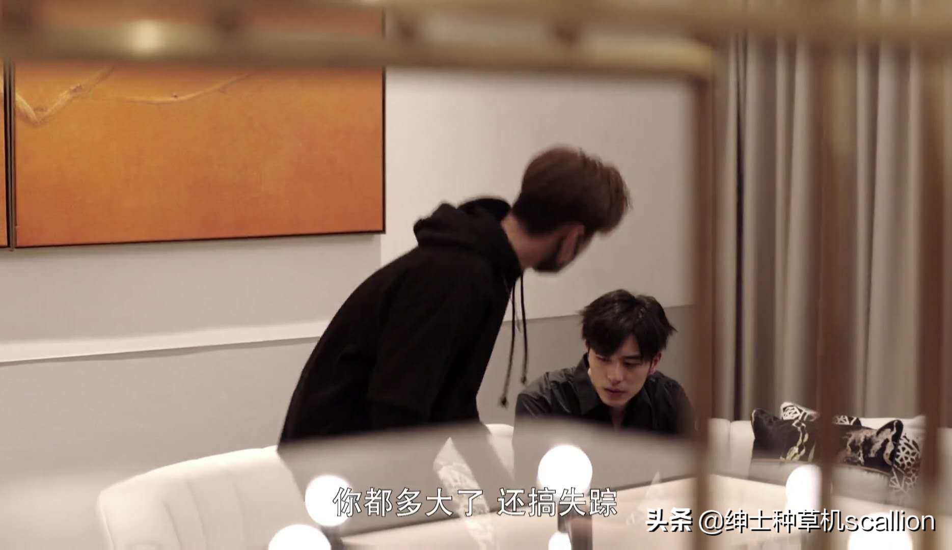 从影视剧看穿搭十一：万能的色调、高贵的象征——黑色衬衫