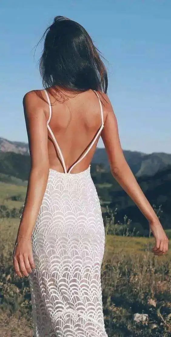 脊柱侧弯背部靠墙,脊柱侧弯让背部肌肉不一样