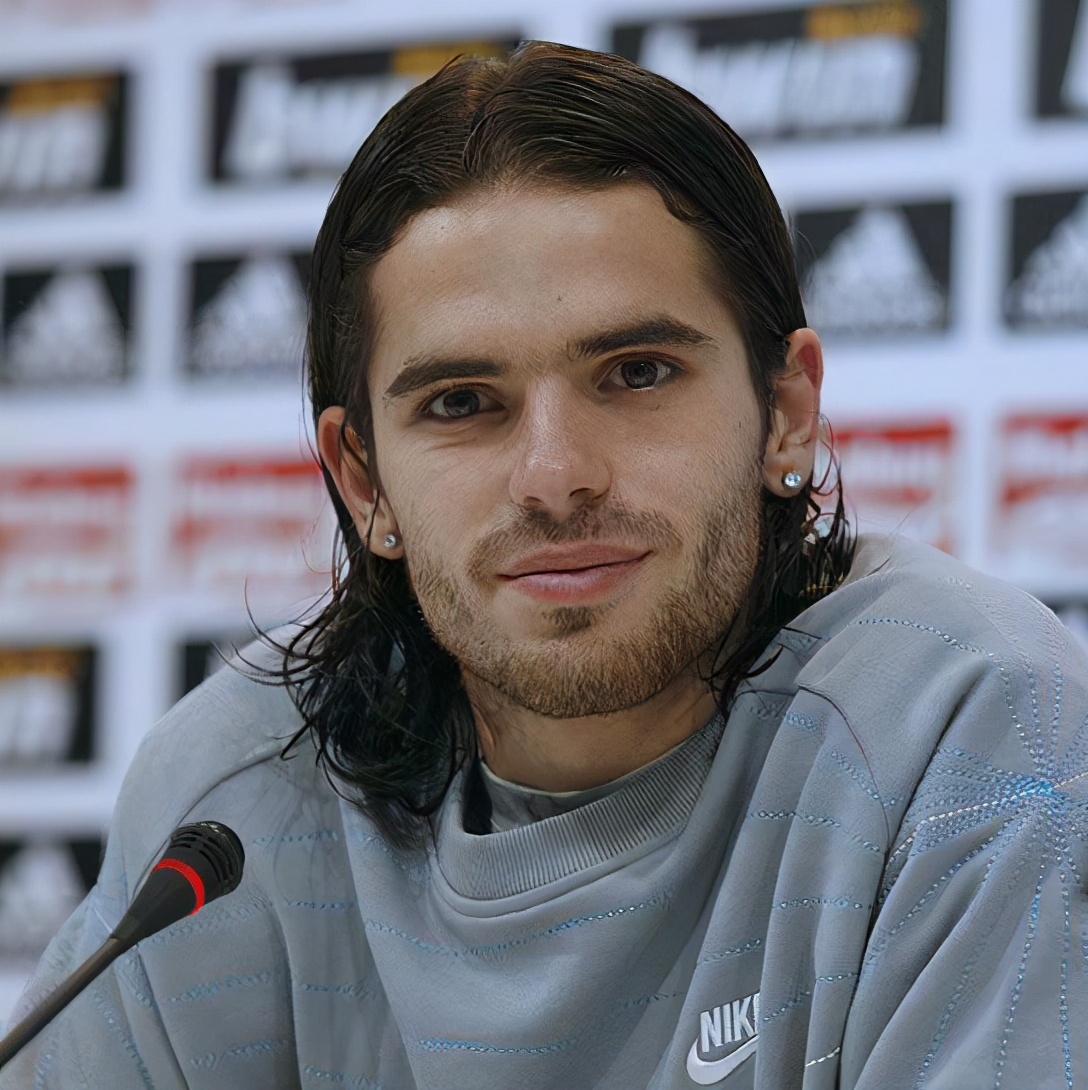 杜尔科老公宣布下月退役，那些嫁给足球运动员的网球选手怎么样了