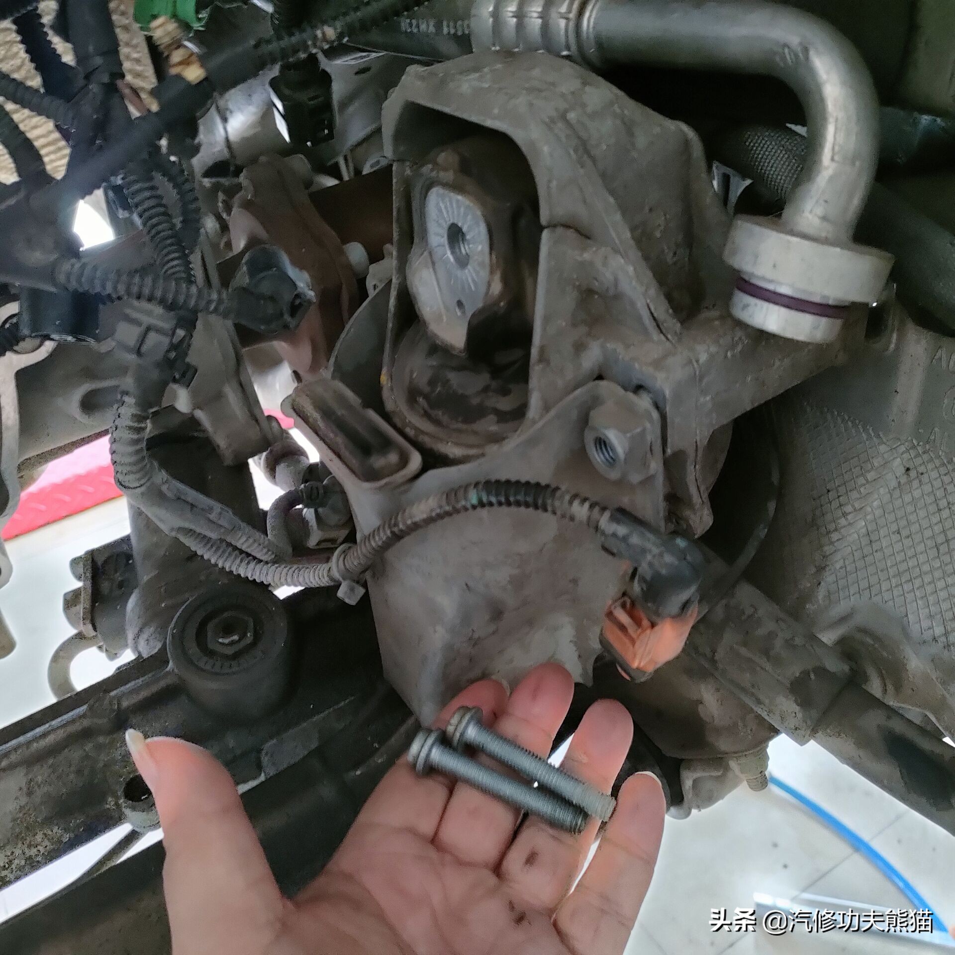 奥迪q5烧机油值不值得买,2015款奥迪q5舒适型烧机油