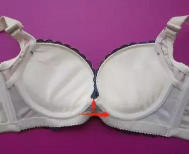 这么多年,我一直假装很会挑文胸……