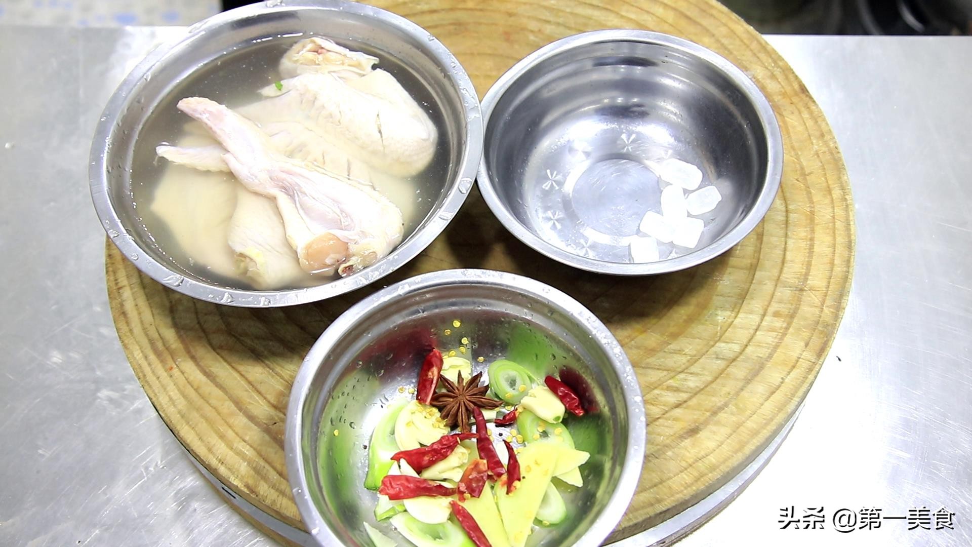 红烧鸡翅带汤家常做法,红烧鸡翅中怎么样做好吃家常