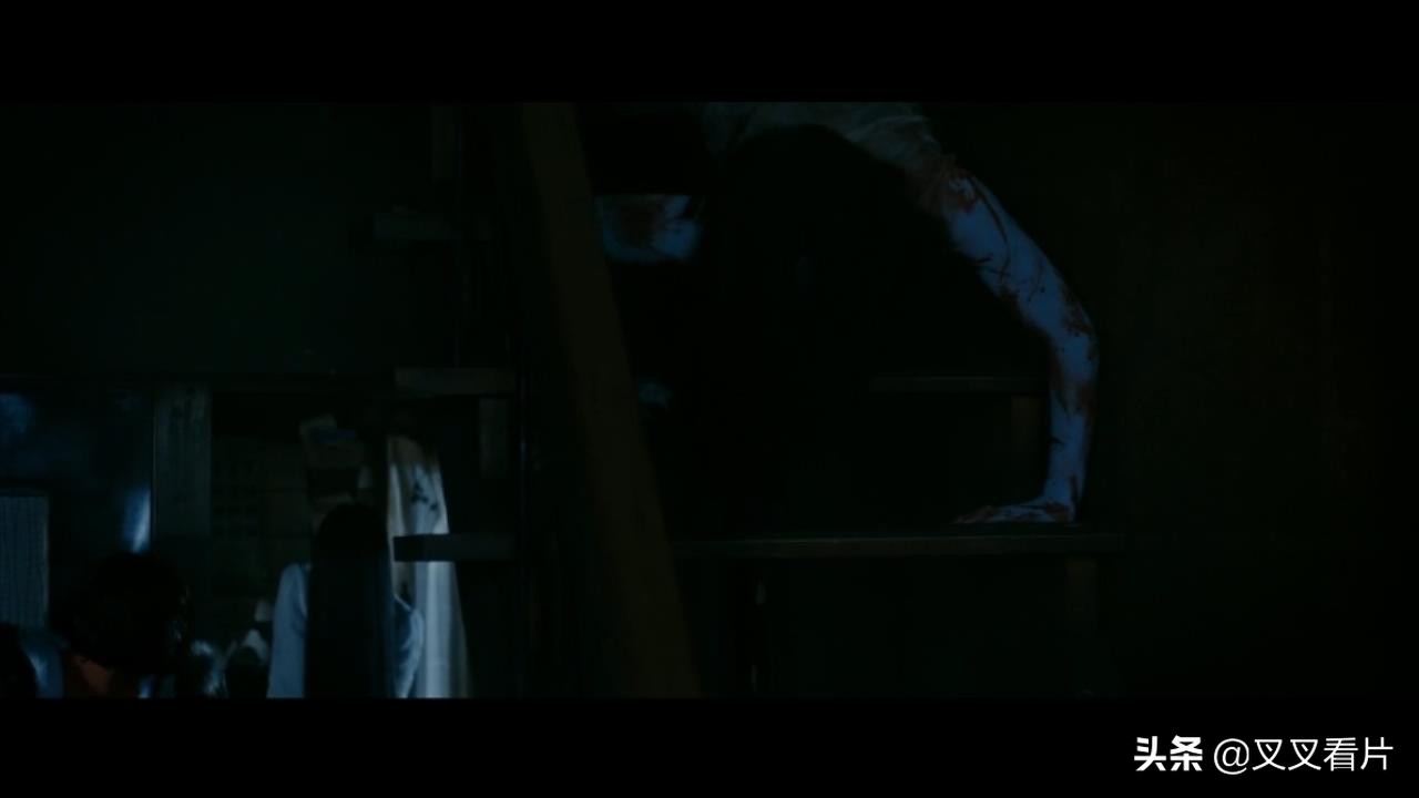 伽椰子和贞子的恐怖镜头,贞子大战伽椰子最厉害的鬼