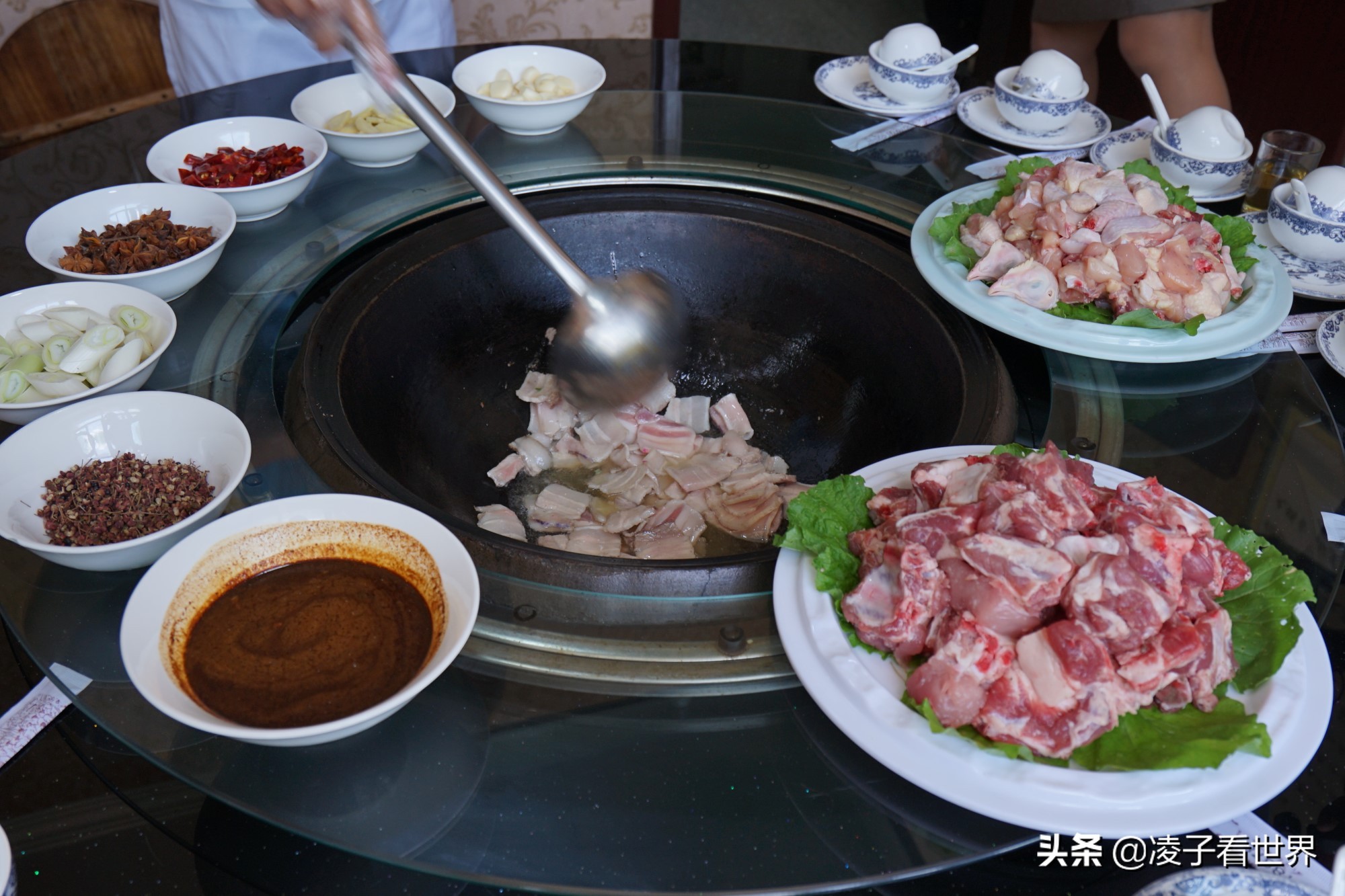 逃离北京40度高温，房山享受22度清凉，看银狐，逛古街吃铁锅炖