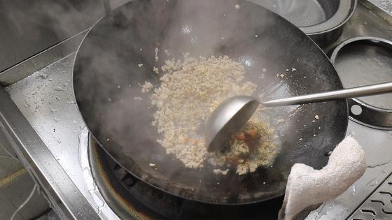 麻婆豆腐勾芡跟不勾芡哪个更好吃,麻婆豆腐炒菜勾芡技巧教学