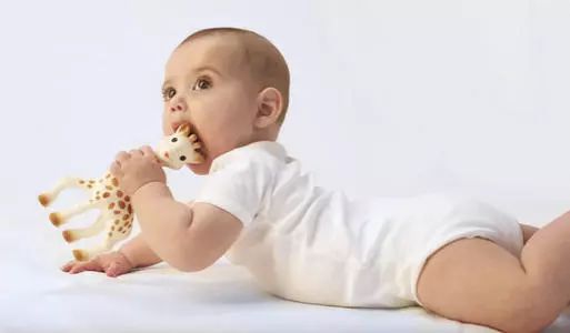 孩子咳嗽揪心,小孩肺炎一直咳嗽真揪心