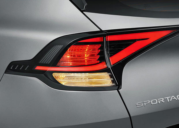 起亚狮跑1.6t手动挡二手江西省内,全新起亚狮跑有7座吗