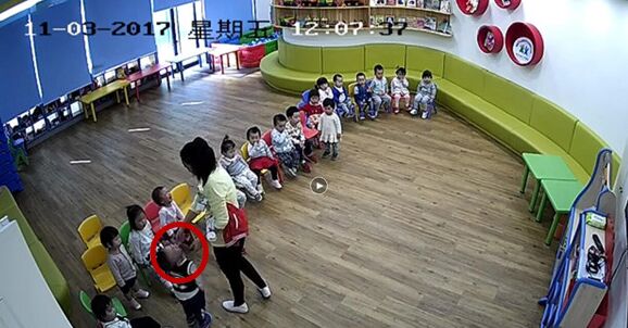 孩子上幼儿园受老师委屈怎么办,孩子太调皮幼儿园老师劝退怎么办