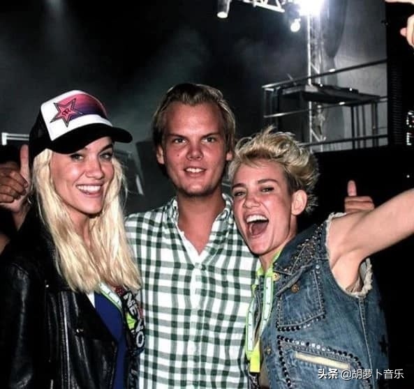 今日欧美圈:J.Cole新专流媒强势,麻辣鸡晒长文缅怀父亲