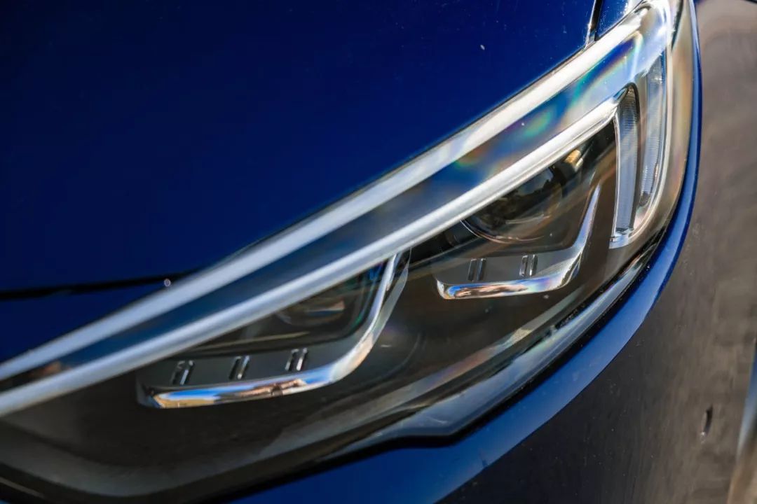 君威gs适合入手吗,小白买车速腾和君威建议买哪个