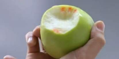 一碰就出血不易止住,轻轻一碰就出血是什么原因