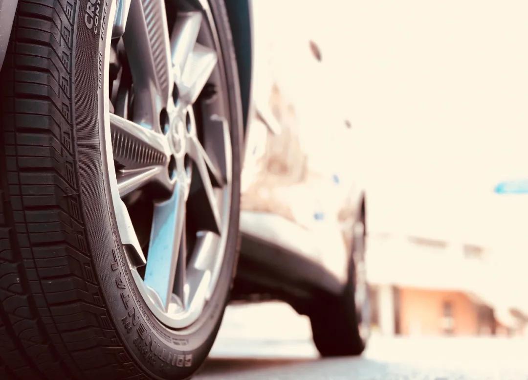 解锁小马路丨与来自时尚之都的DS7，望尽承载百年历史的外马路