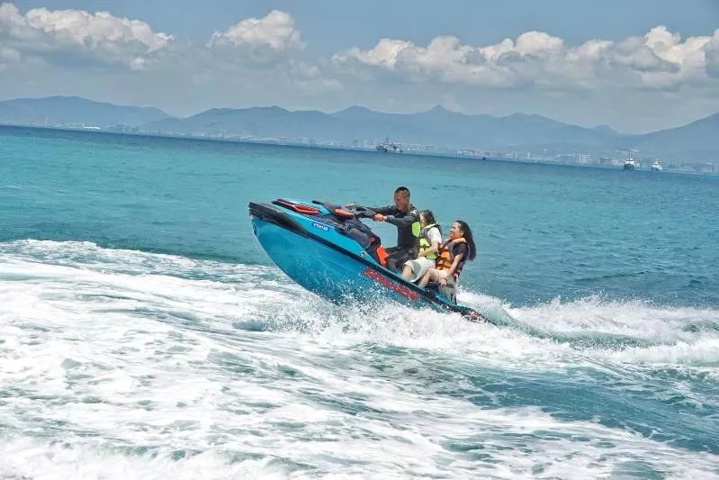 在三亚，如何花很低的价格，玩高大上的游艇帆船？