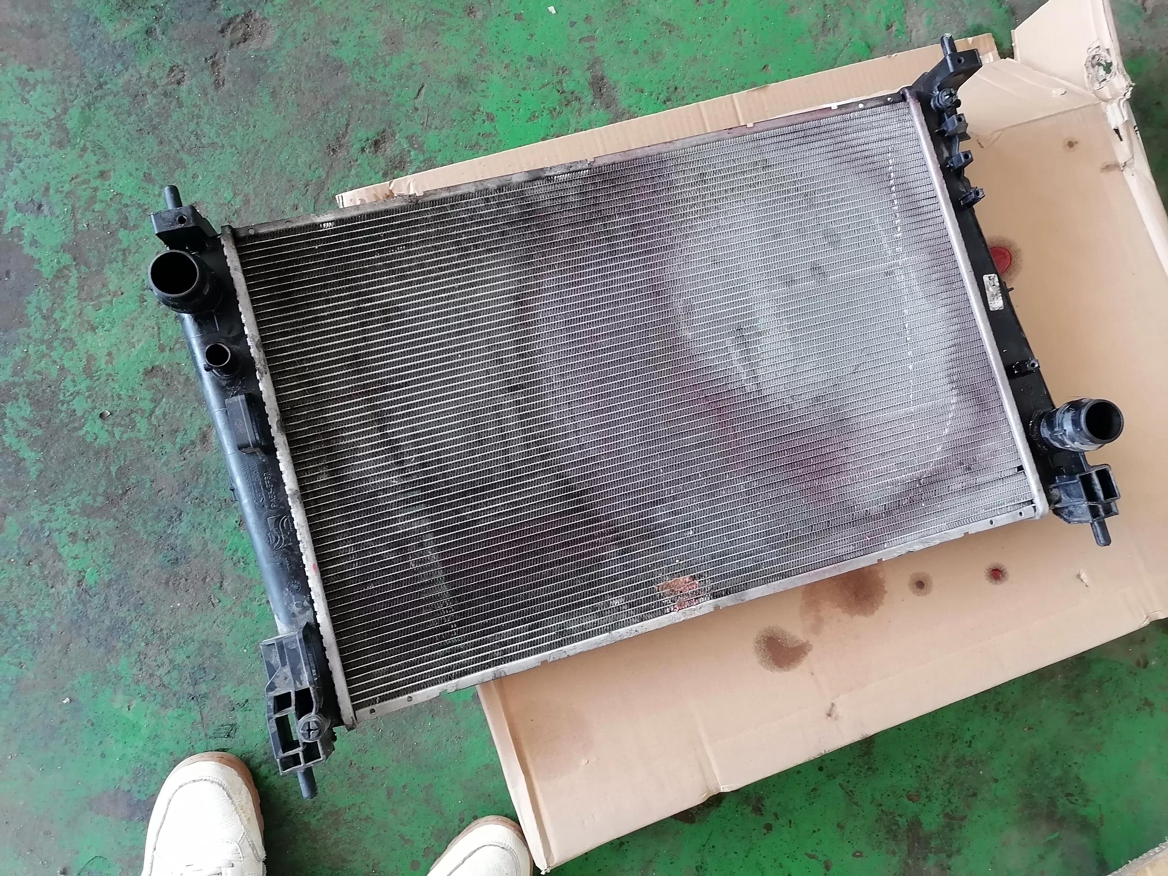 菲亚特博悦16万公里，水箱磨破漏水更换水箱