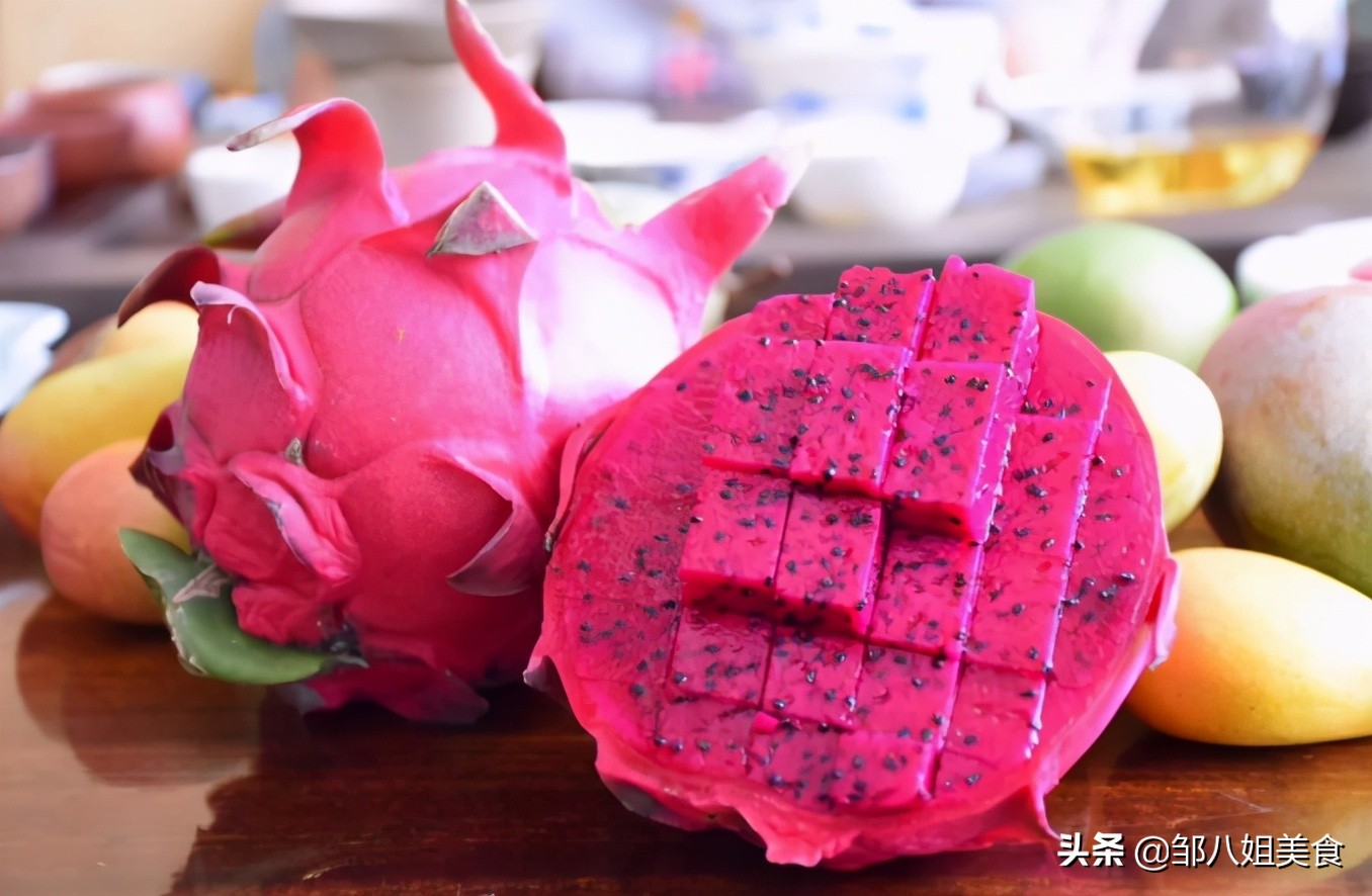 买火龙果要怎么选才知道它甜不甜,买火龙果花怎么挑选