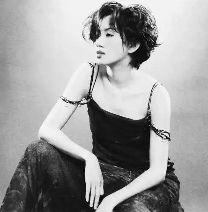 52岁邱淑贞近照曝光,51岁邱淑贞素颜照片