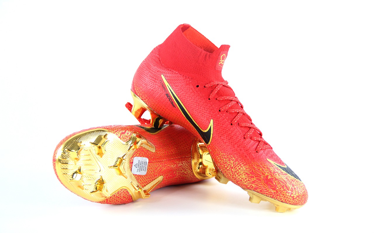 2024年最火的足球鞋,专为中国人脚型设计的足球鞋