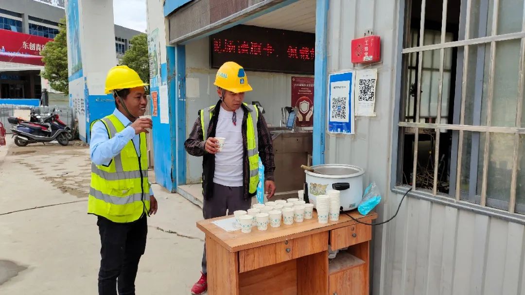 传承五四薪火展现青春风采高清,传承五四精神激扬青春风采图片