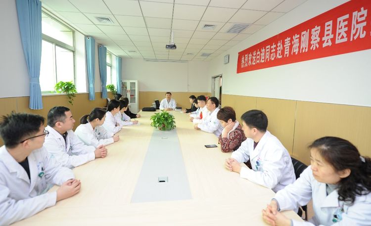 颜值、医德医术都在线，聊城市第三人民医院白迪踏上医疗援青之路