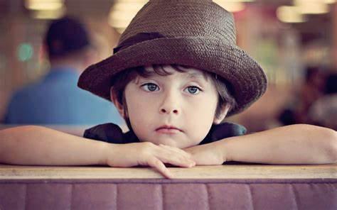 美国12岁男孩杀害继父被判,继父残忍杀害小孩只判死缓