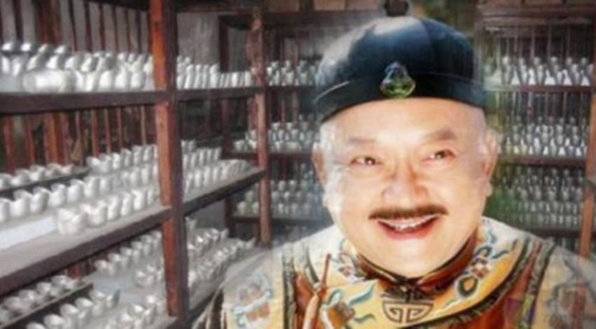 贪官最怕什么？有人说是怕法律，其实，他们最怕换领导