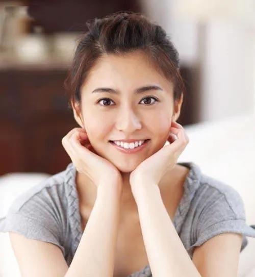 日本人评价小林麻央,小林麻央年轻照片