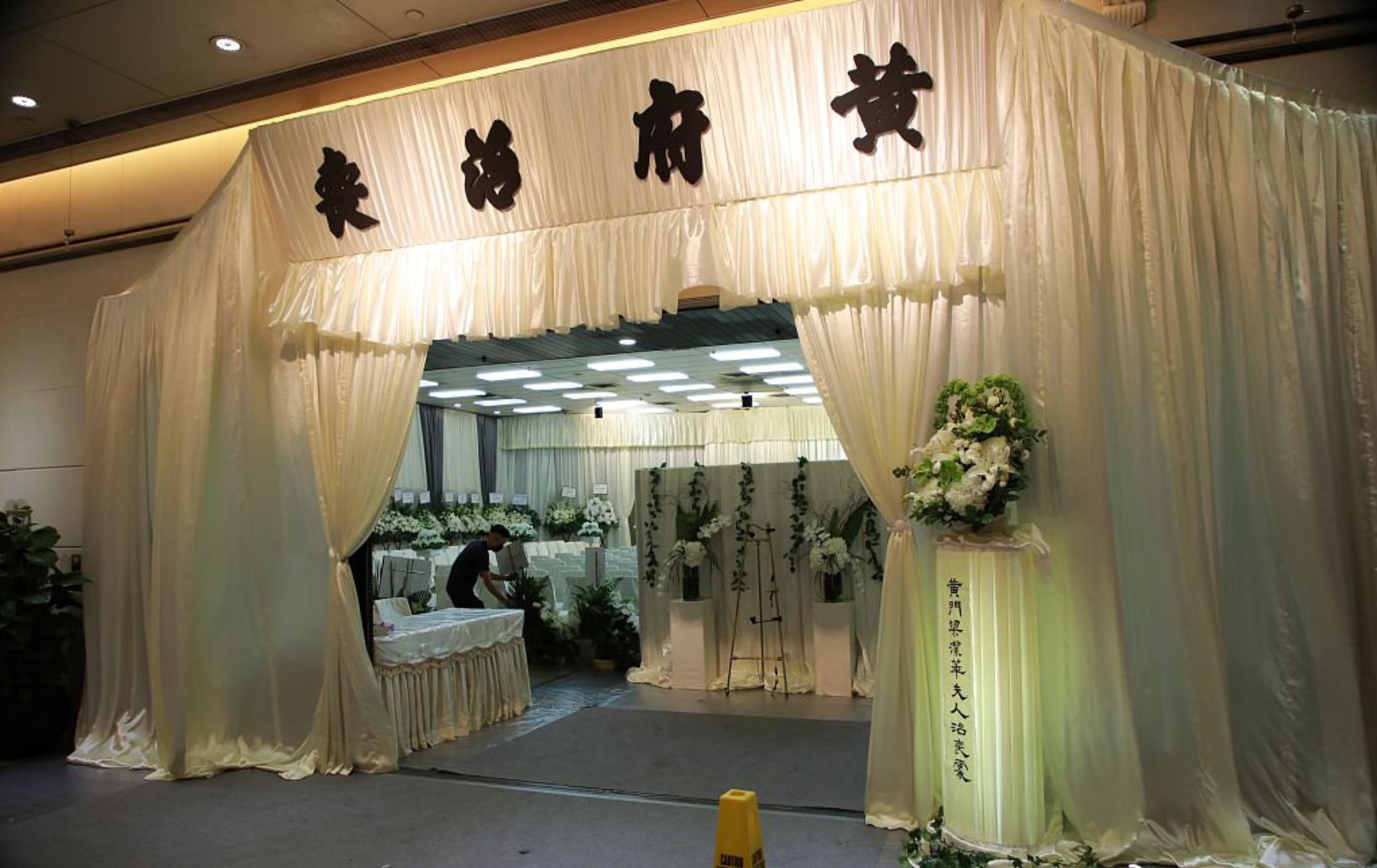 五虎将刘德华汤镇业黄日华梁朝伟,黄日华妻子离世为何让我们动容