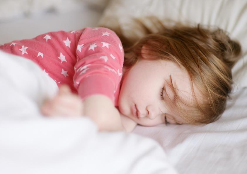 孩子爱夹腿怎么办?打骂不可取,认识夹腿综合征,快速缓解