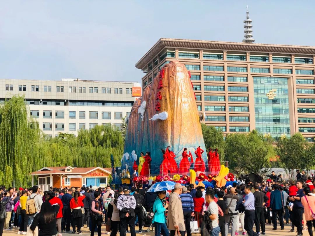 济南泉城路最新变化,济南泉城路限时步行吗