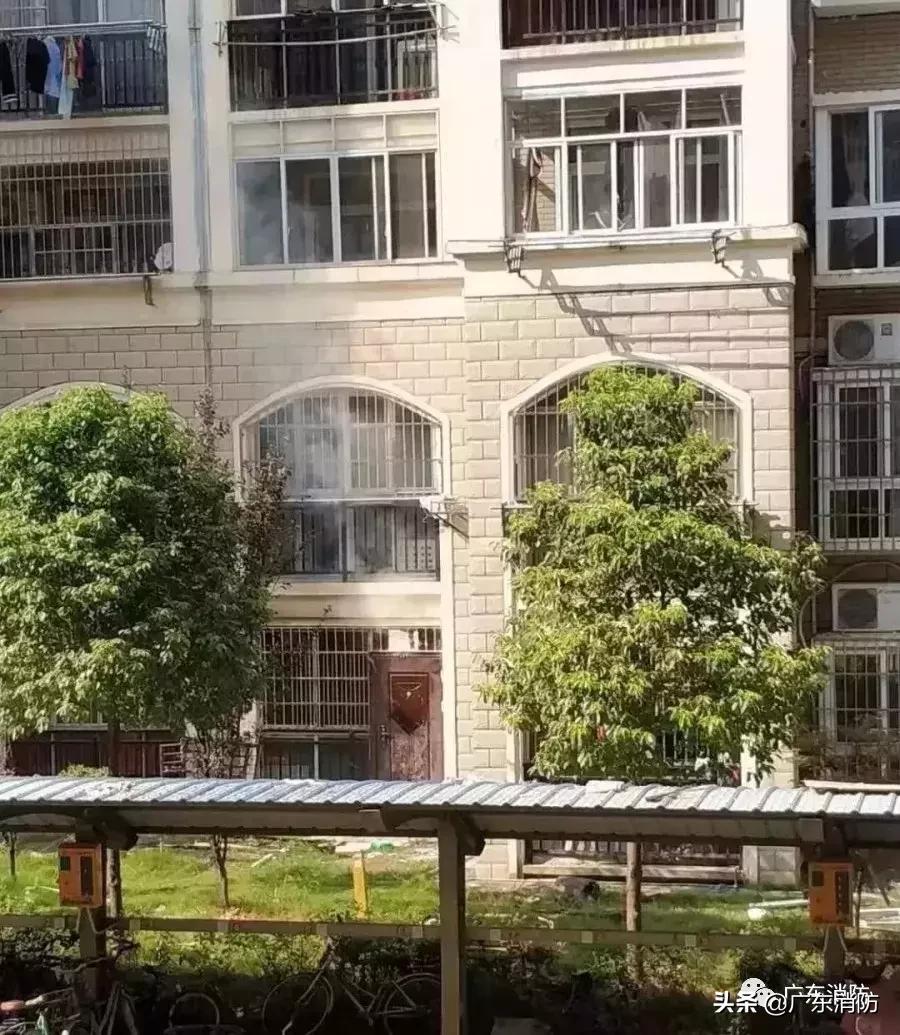 家里爆炸整栋楼都塌了,女子独自在家突然爆炸