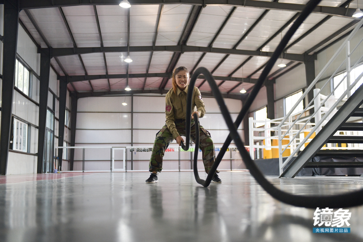 00后女保镖炼成记,中国女保镖炼成记