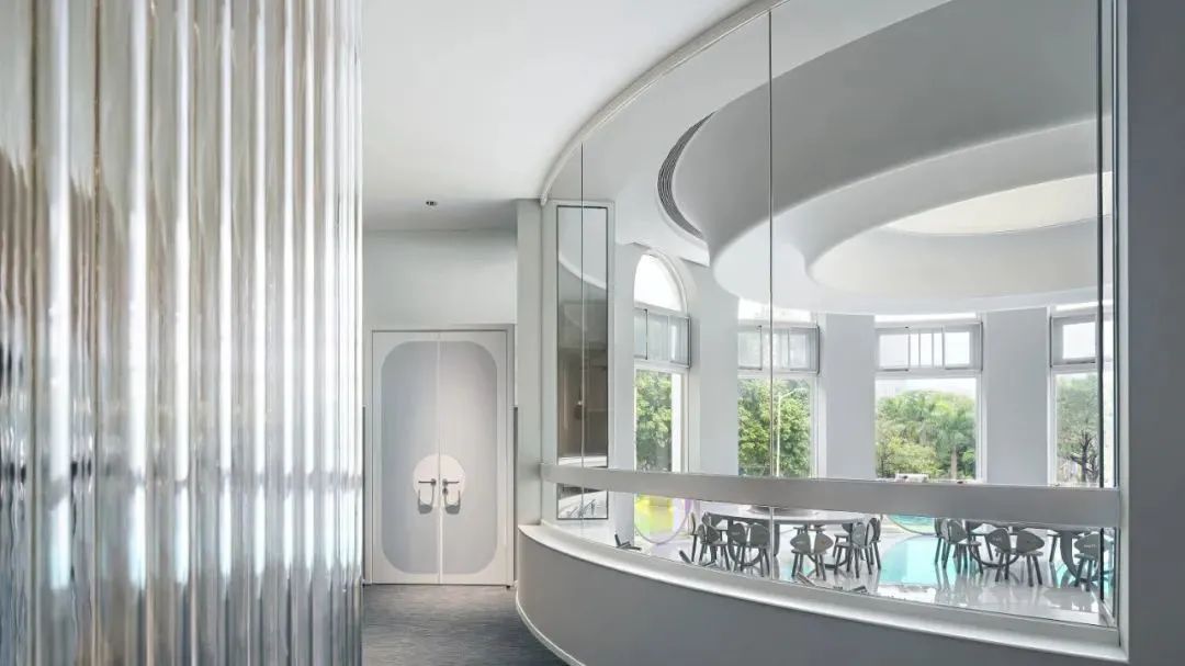 名人孩子做校友,14年稳居深圳C位的戏剧幼儿园,满足了我的期待