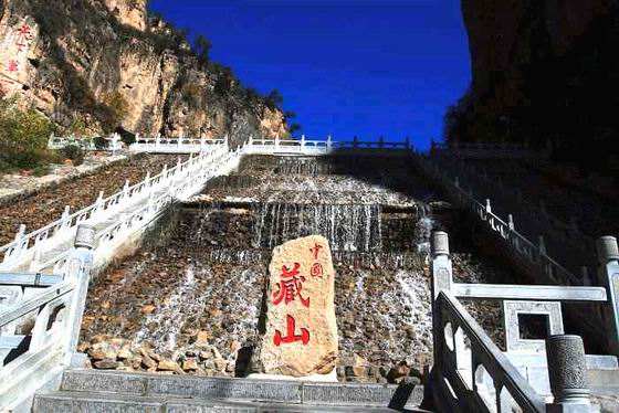 灞辫タ璧勬簮涓板瘜鐨勫幙,灞辫タ鏄竴涓梾娓歌祫婧愪赴瀵岀殑鐪佷唤