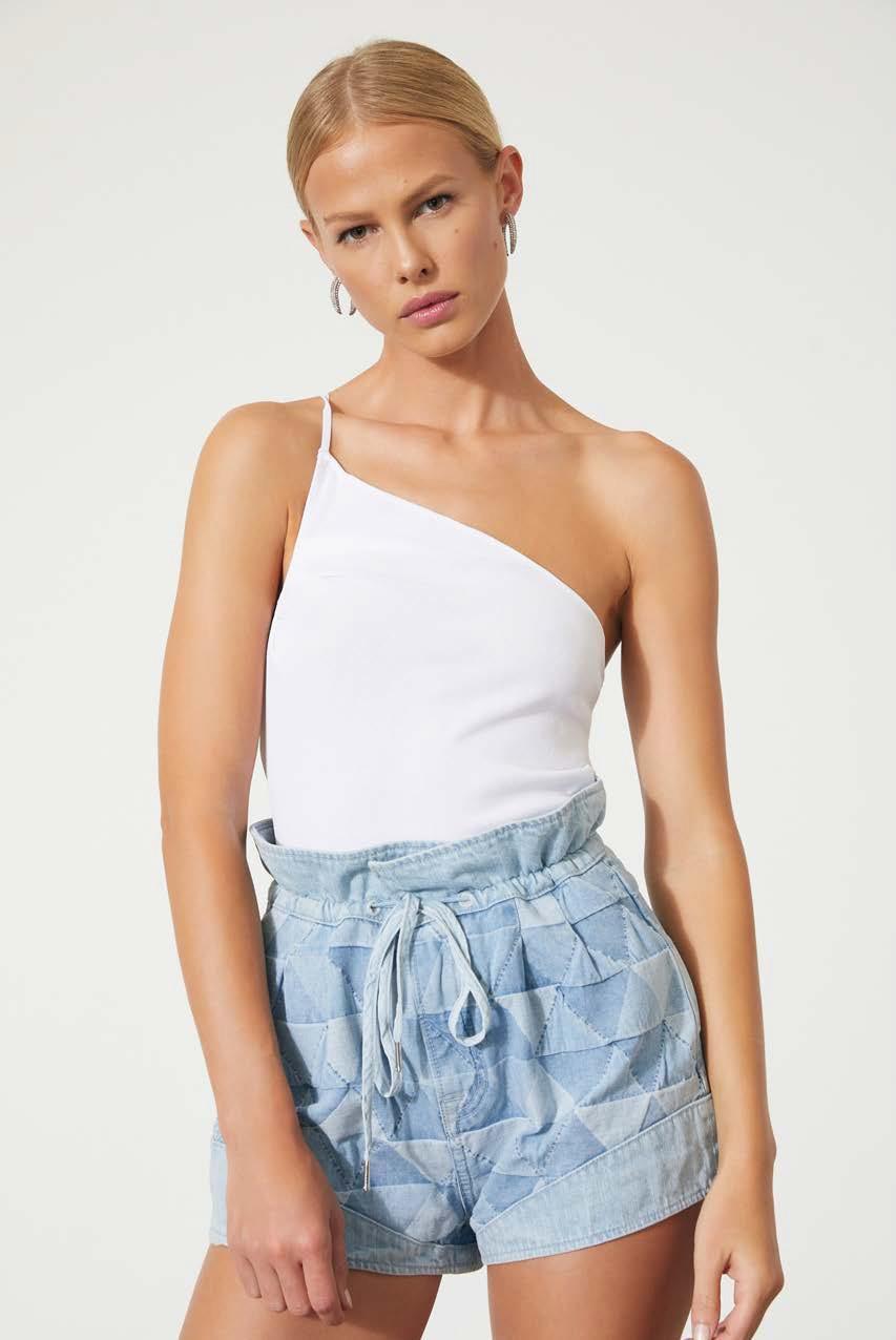 今年最火牛仔短裤新款,夏季牛仔短裤哪种最好看