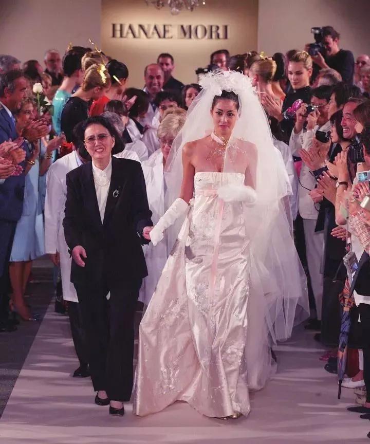 嫁富豪和尚，恋家暴男星，为王妃做婚纱，日本时尚豪门美丽传说