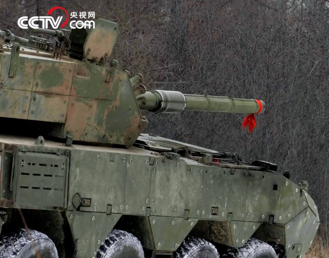 解放军最新型装甲突击车,国产新式轮式突击车测试