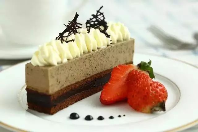 一只卡布奇诺慕斯蛋糕,高级卡布奇诺慕斯蛋糕