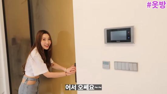 韩国美女晒独居公寓引11万人围观衣帽间全是名牌