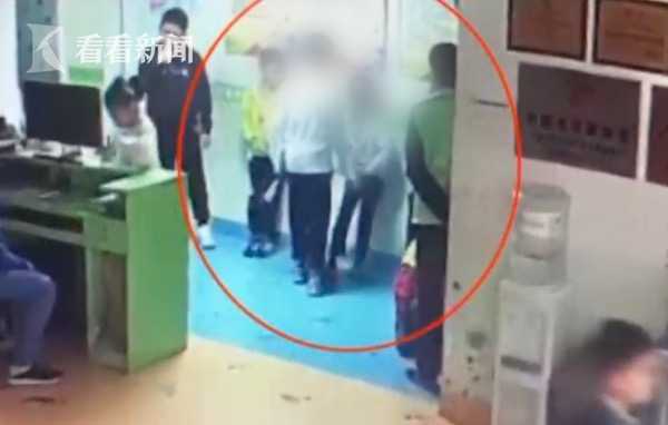 8岁男孩校外午托班被学长踹伤,隐私部位破皮出血