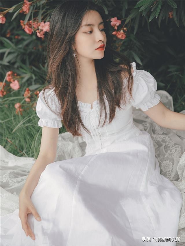 高腰梨形裙杨幂,镂空花朵裙杨幂穿搭