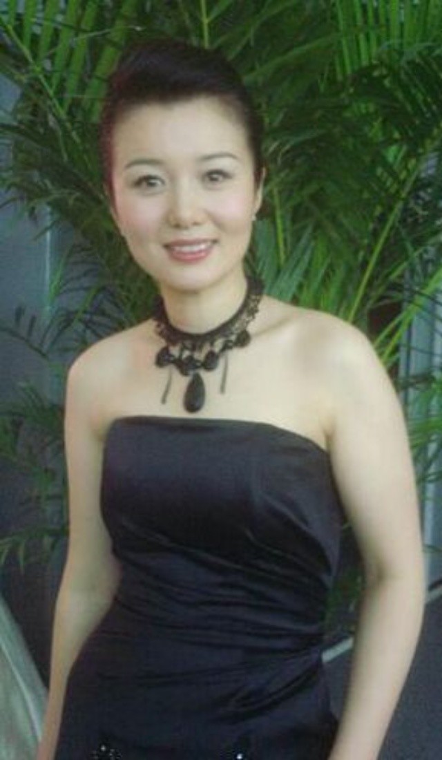 37岁王丽云全家近照,王丽云郑卫莉