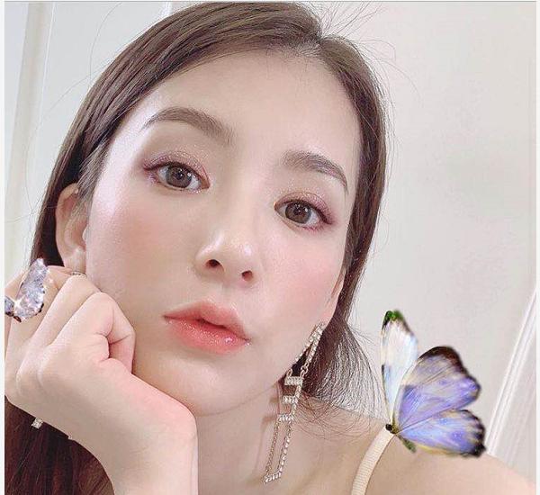 潘玮柏媳妇方媛摆拍,潘玮柏和方媛照片