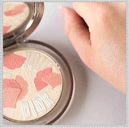 兰蔻黑桃红心丝绒限定,兰蔻情人节限定礼盒口红丝绒