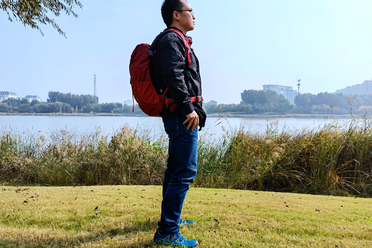 踏秋而行,踏秋而行原唱完整版