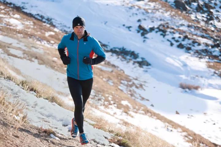 请远离过了40岁还在坚持跑步的人,请远离夏天还在坚持跑步的人