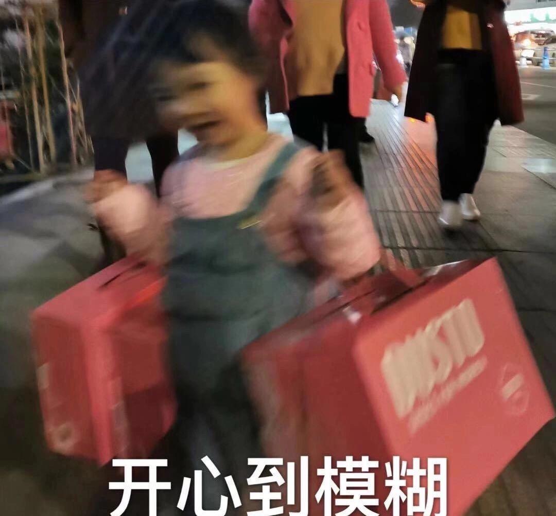 在哪里买耐克阿迪便宜正品,现在耐克阿迪的专卖店都打折了吗