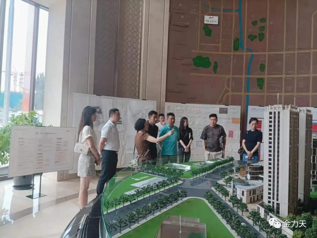 金力天董事长张金陪同中犀资本董事长蒋承利考察华远·裘马四季