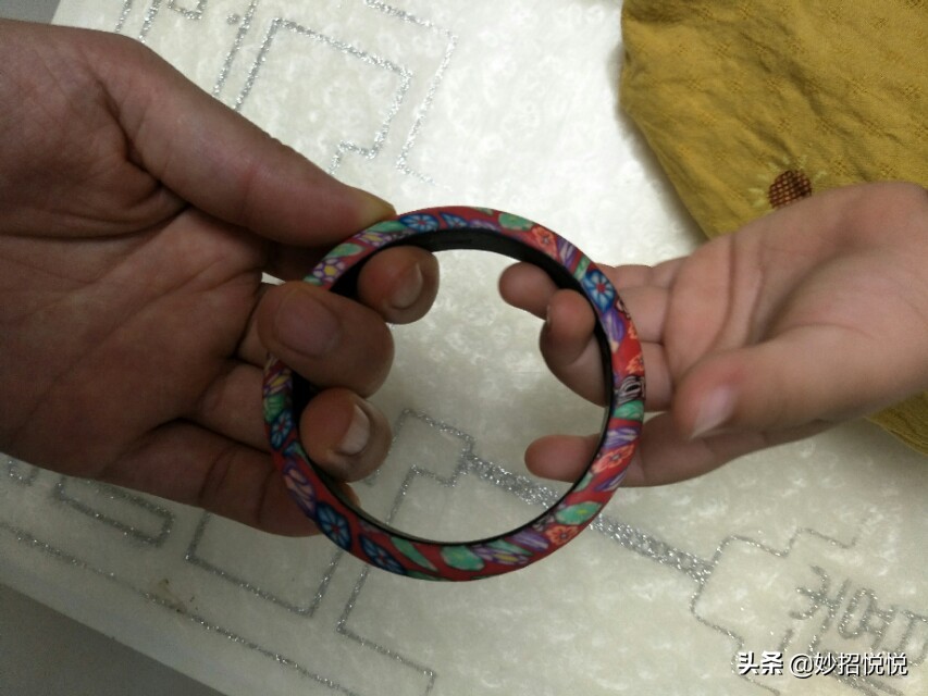 手镯长胖了怎么摘下来,手镯太小手胖怎么办