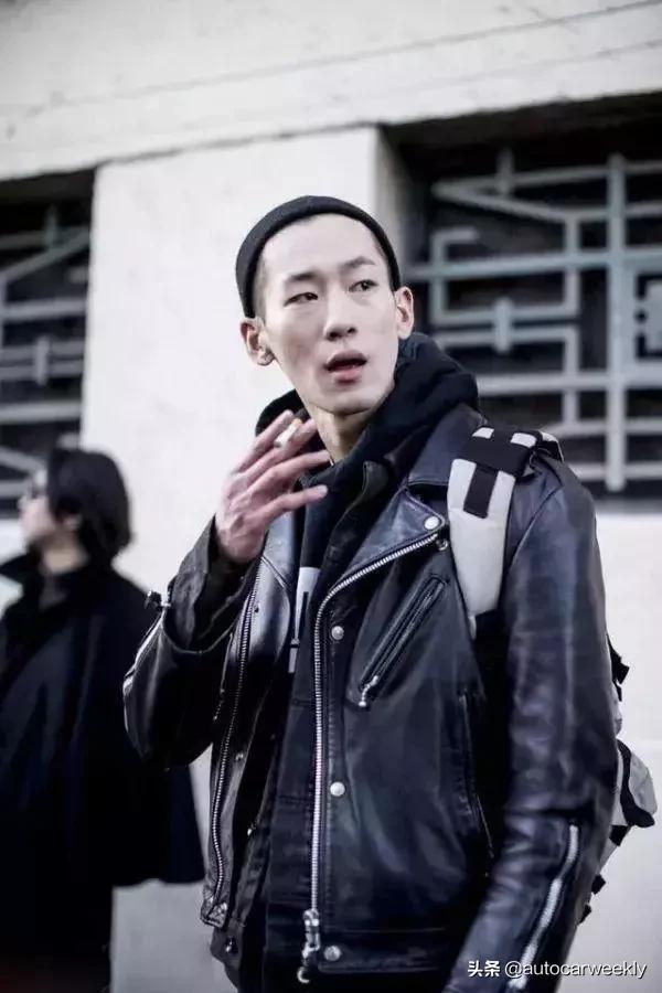 是时候穿卫衣骚起来了——瞧瞧张小龙
